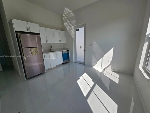 22580 SW 125 AVE, Miami FL 33170