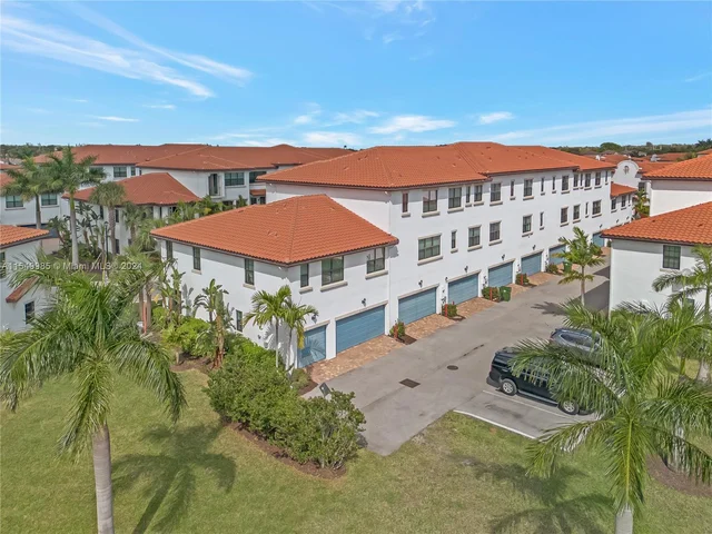 11548 SW 14th St, Pembroke Pines FL 33025