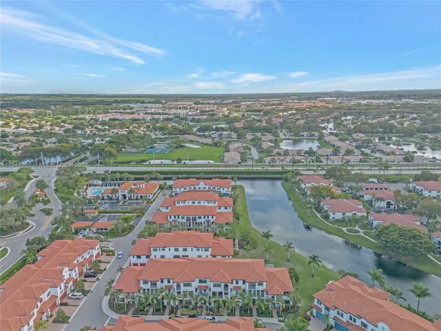 11548 SW 14th St, Pembroke Pines FL 33025