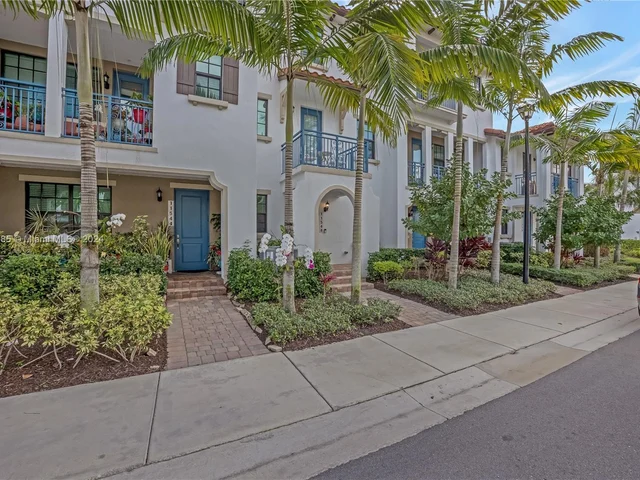 11548 SW 14th St, Pembroke Pines FL 33025