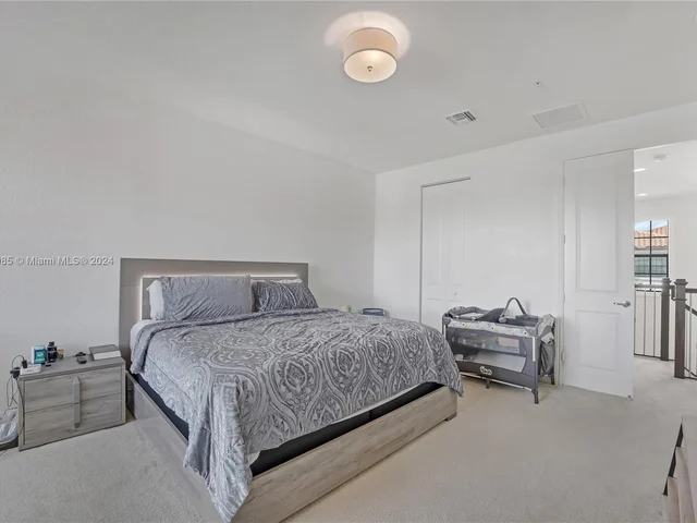 11548 SW 14th St, Pembroke Pines FL 33025