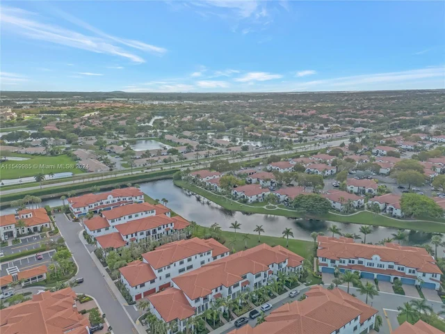 11548 SW 14th St, Pembroke Pines FL 33025