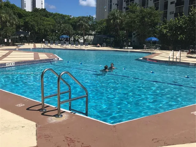 16909 N Bay Rd # 608, Sunny Isles Beach FL 33160