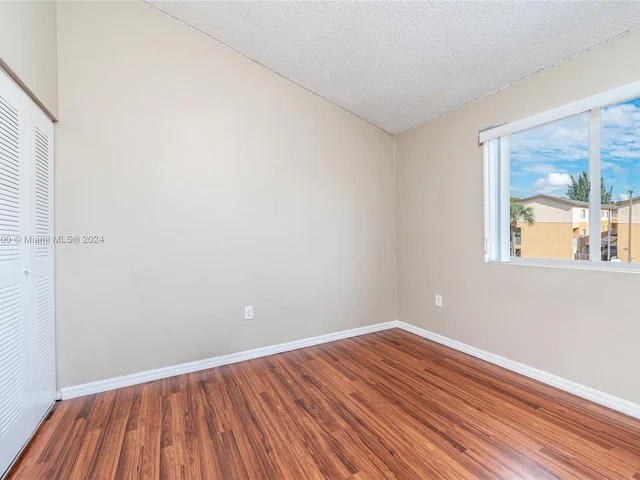 6235 Kendale Lakes Cir # 245, Miami FL 33183