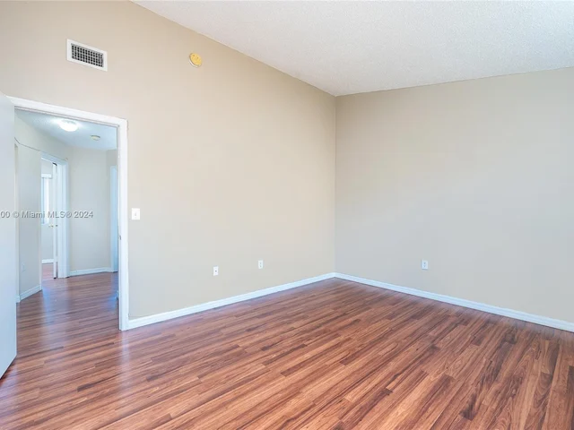 6235 Kendale Lakes Cir # 245, Miami FL 33183