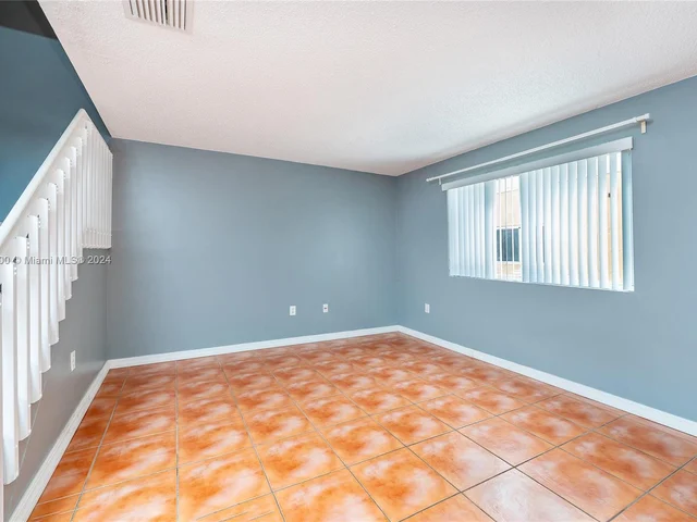 6235 Kendale Lakes Cir # 245, Miami FL 33183