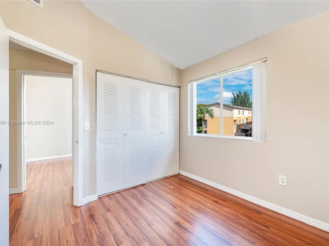 6235 Kendale Lakes Cir # 245, Miami FL 33183