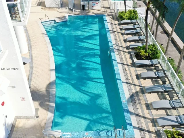 665 NE 25th St # 801, Miami FL 33137