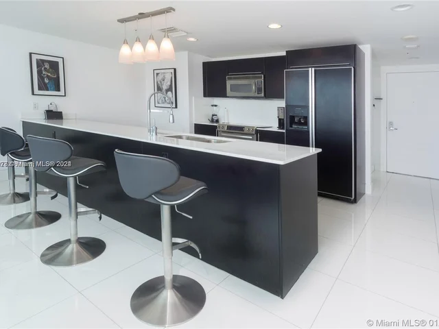 665 NE 25th St # 801, Miami FL 33137