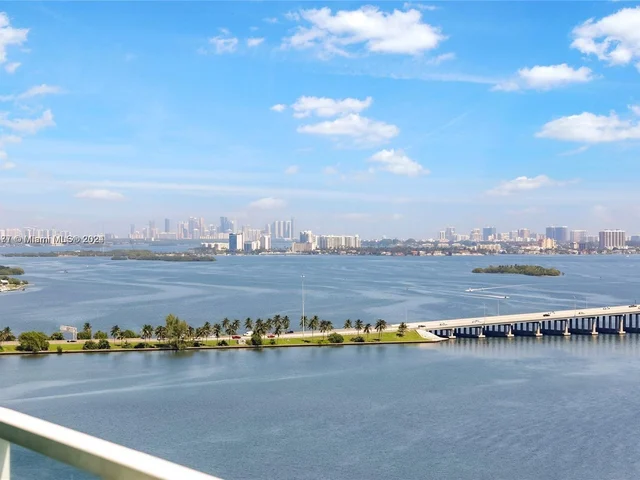 665 NE 25th St # 801, Miami FL 33137