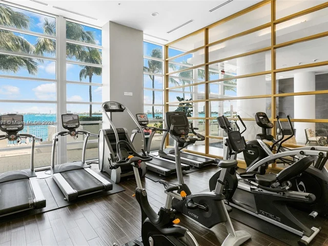 665 NE 25th St # 801, Miami FL 33137