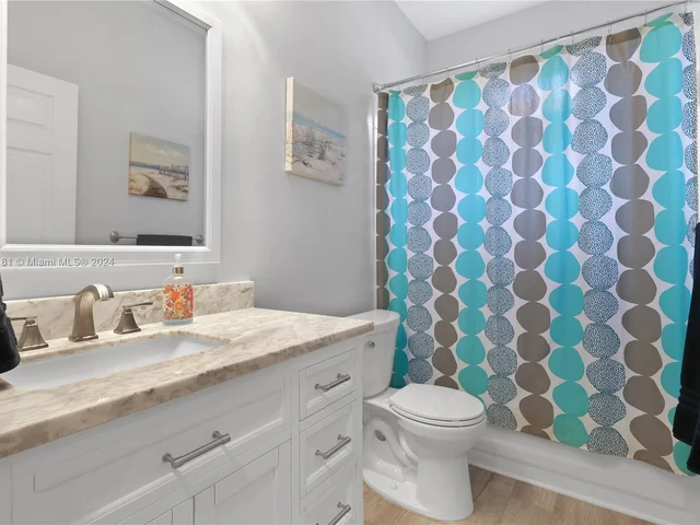 580 Carrington Dr, Weston FL 33326