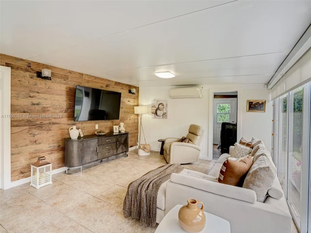 4400 SW 104th Ave, Miami FL 33165