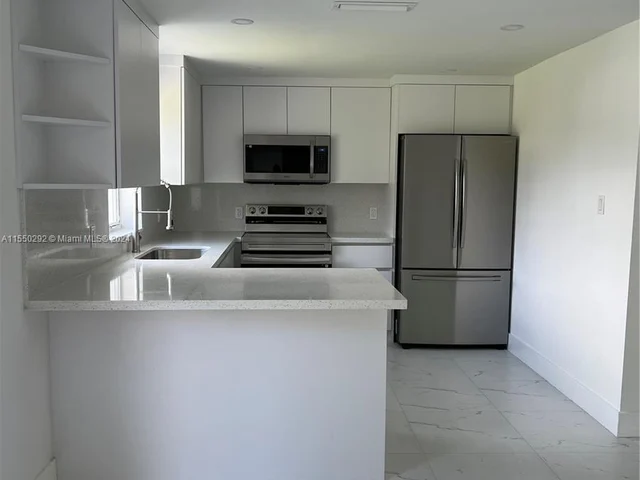 705 E 20th St, Hialeah FL 33013