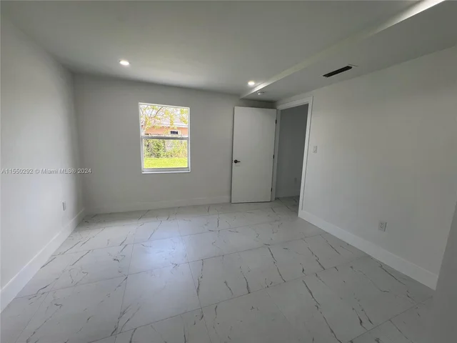 705 E 20th St, Hialeah FL 33013