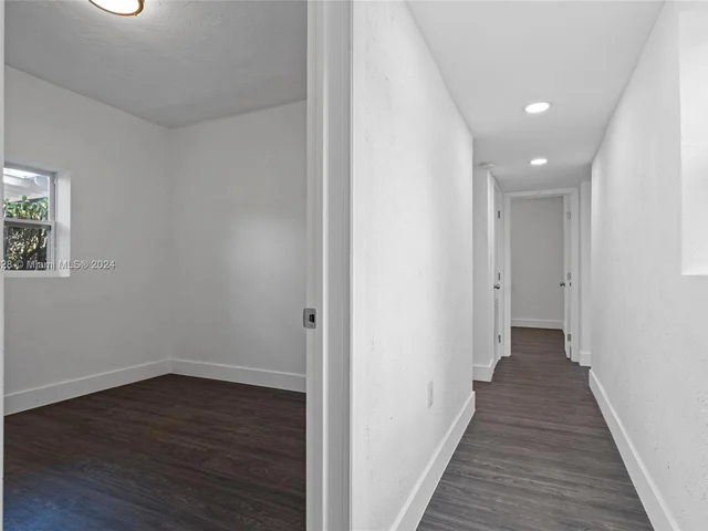 434 NW 110th St, Miami FL 33168