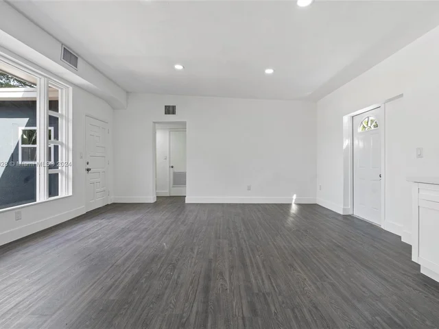 434 NW 110th St, Miami FL 33168