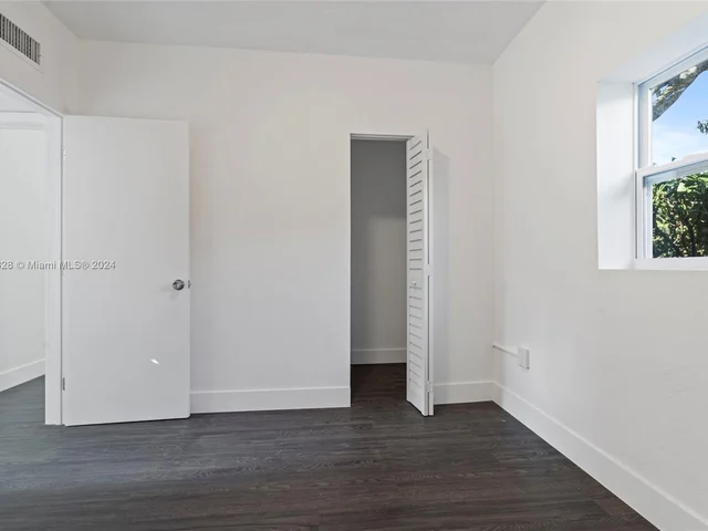 434 NW 110th St, Miami FL 33168