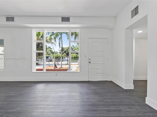 434 NW 110th St, Miami FL 33168