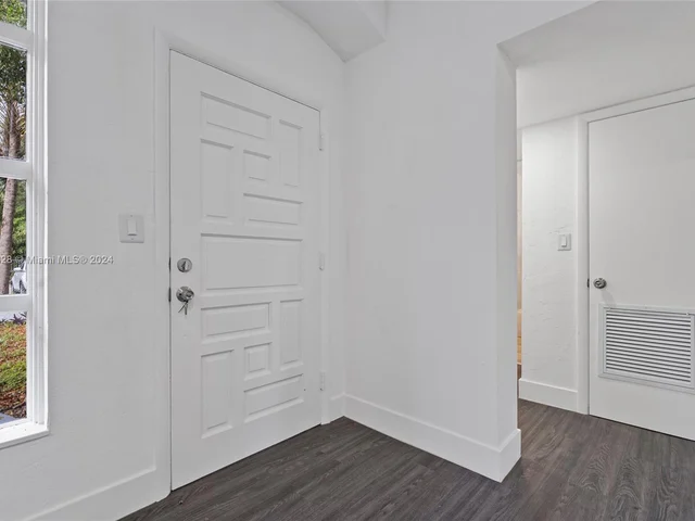 434 NW 110th St, Miami FL 33168