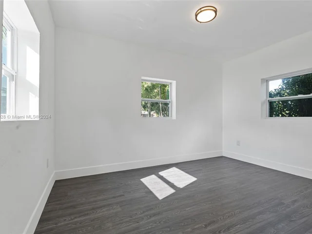 434 NW 110th St, Miami FL 33168