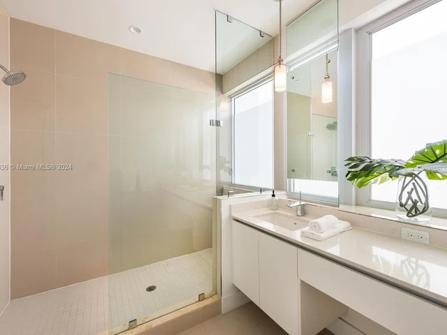 47 N SHORE DR # 47, Miami Beach FL 33141