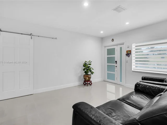 17180 NE 1st Ave, North Miami Beach FL 33162