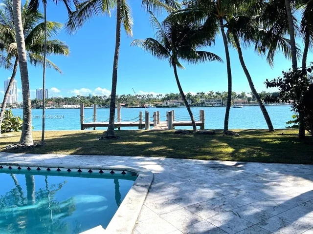 1200 Bay Dr, Miami Beach FL 33141