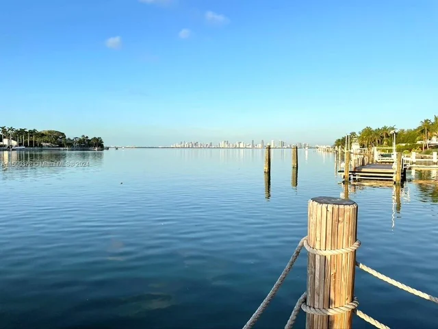 1200 Bay Dr, Miami Beach FL 33141