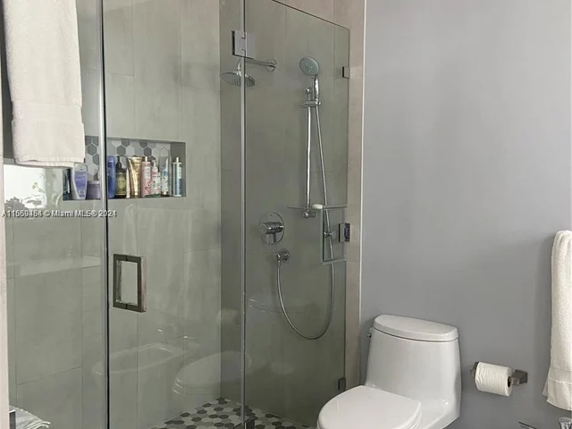 8721 SW 80th St, Miami FL 33173