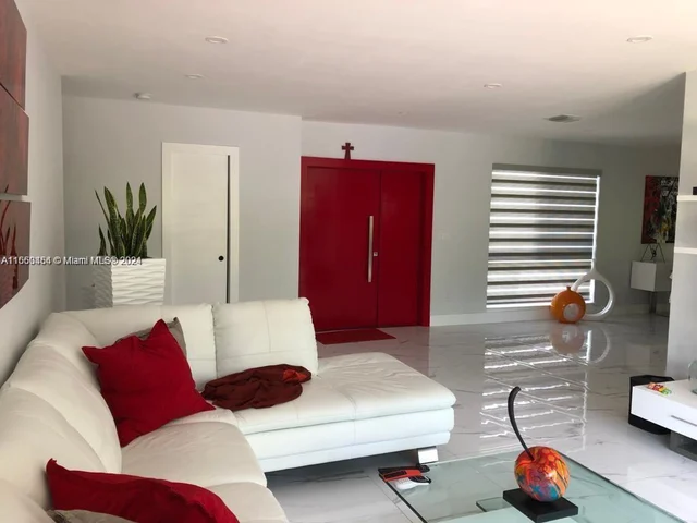 8721 SW 80th St, Miami FL 33173