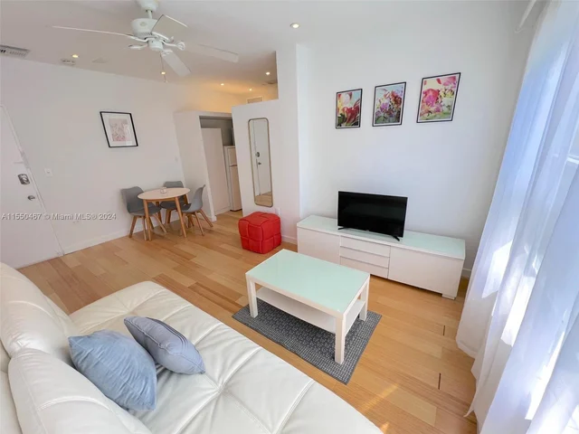 1555 Pennsylvania Ave # 205, Miami Beach FL 33139