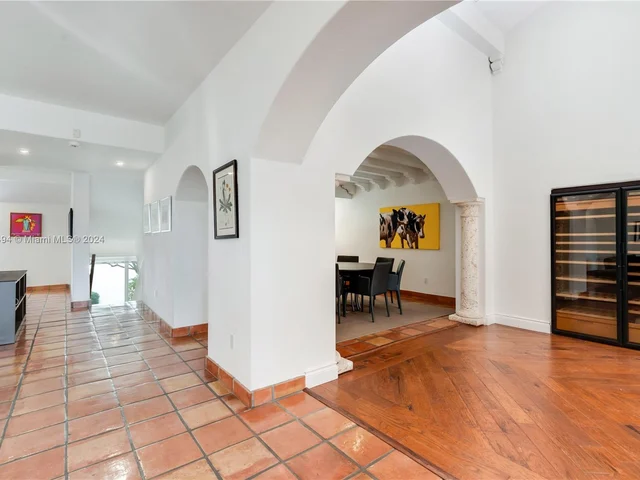 2000 S Bayshore Dr # 48, Miami FL 33133