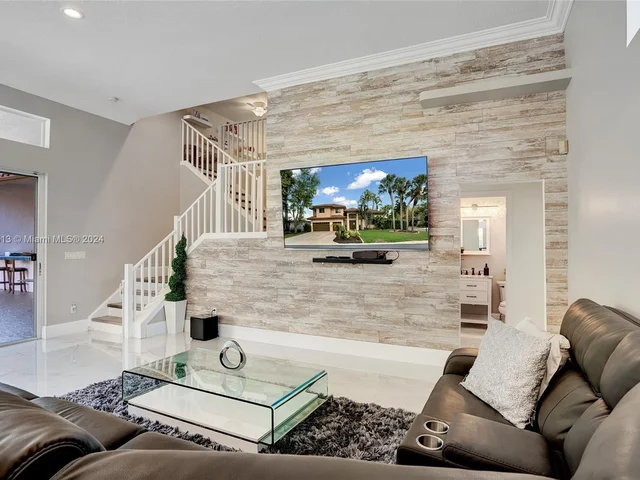 6516 NW 99th Ln, Parkland FL 33076