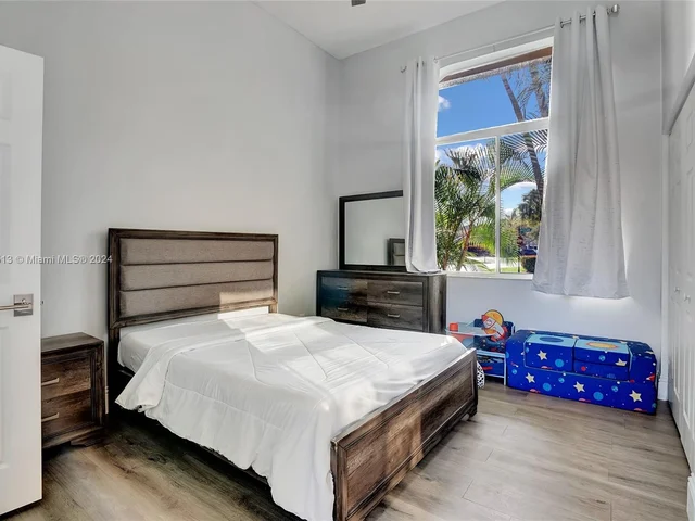 6516 NW 99th Ln, Parkland FL 33076