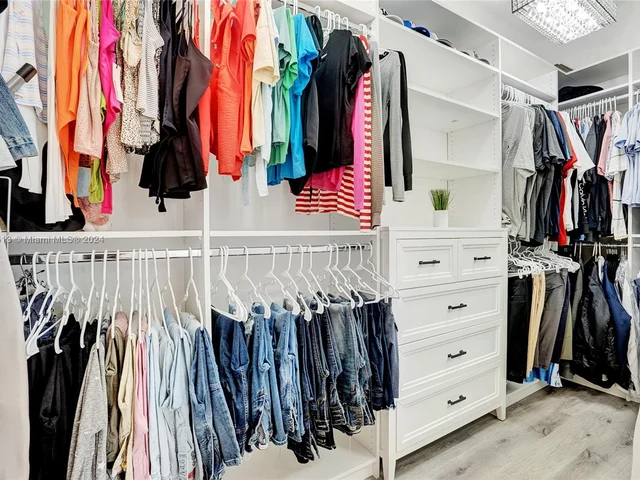 6516 NW 99th Ln, Parkland FL 33076