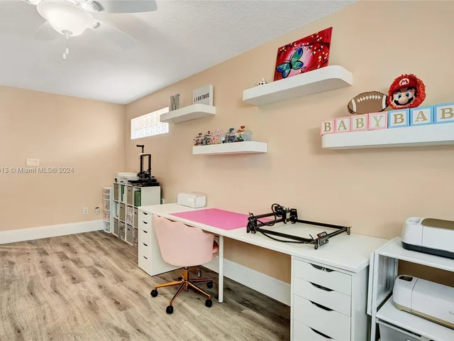 6516 NW 99th Ln, Parkland FL 33076