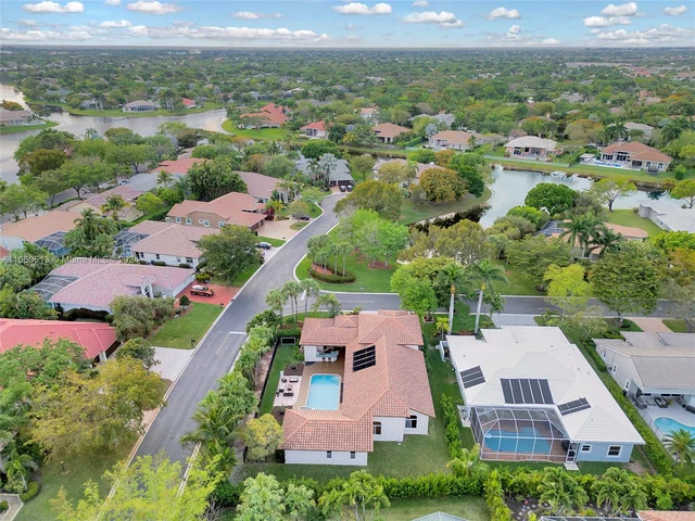 6516 NW 99th Ln, Parkland FL 33076