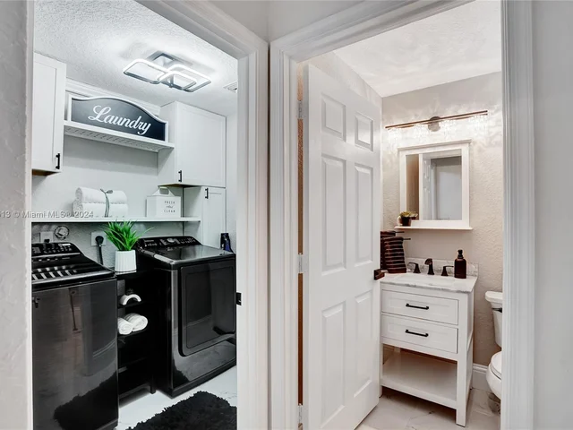 6516 NW 99th Ln, Parkland FL 33076