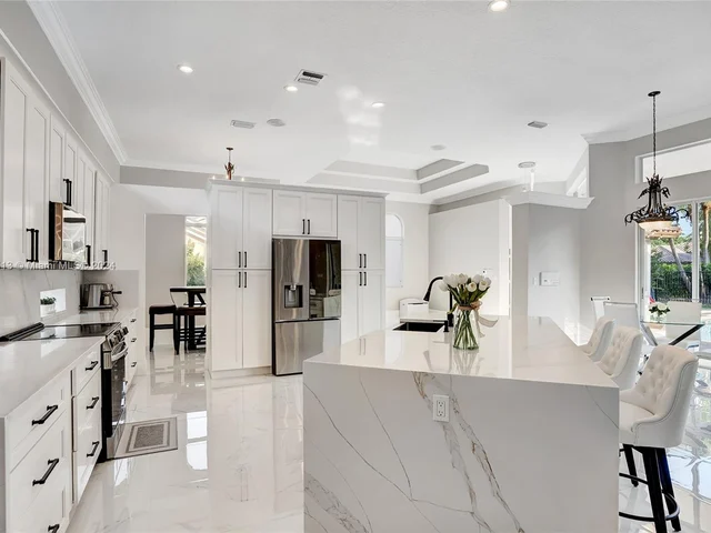 6516 NW 99th Ln, Parkland FL 33076