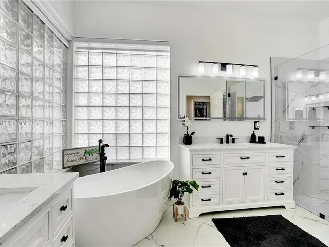 6516 NW 99th Ln, Parkland FL 33076