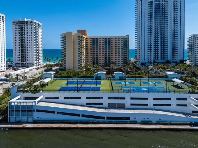 2501 S Ocean Dr # 1020, Hollywood FL 33019