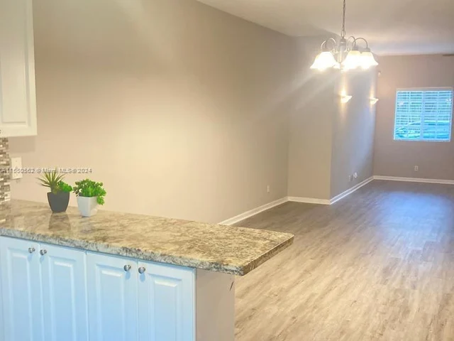 4802 Washington St # 5, Hollywood FL 33021