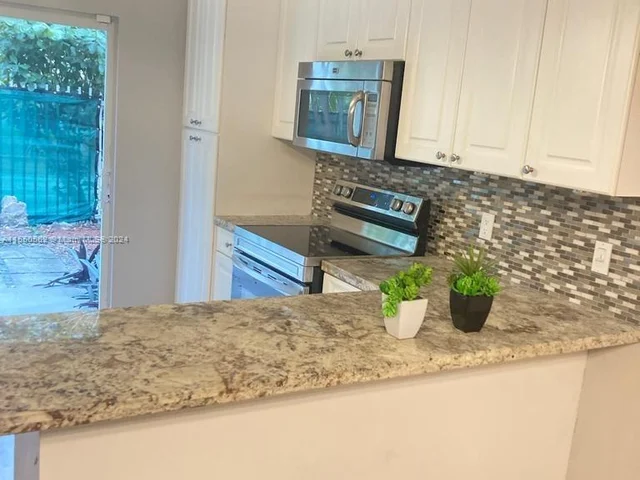 4802 Washington St # 5, Hollywood FL 33021