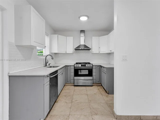 329 Laurie Rd, West Palm Beach FL 33405