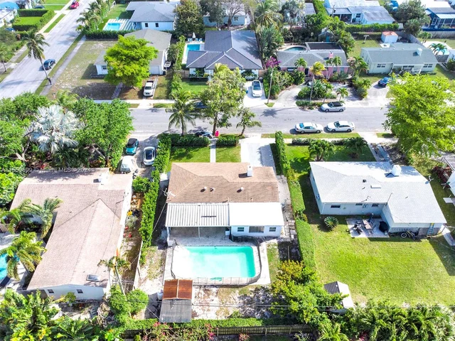 329 Laurie Rd, West Palm Beach FL 33405