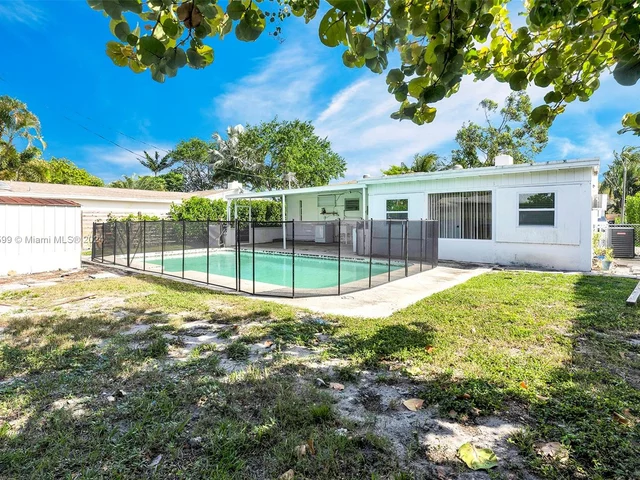 329 Laurie Rd, West Palm Beach FL 33405