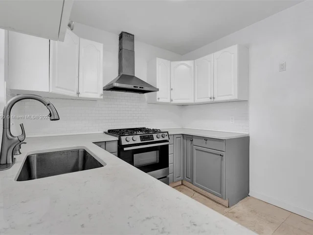 329 Laurie Rd, West Palm Beach FL 33405