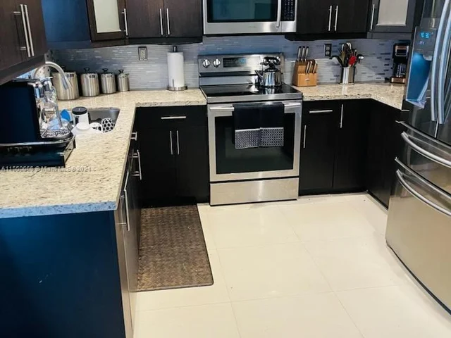 16225 SW 99th Ter, Miami FL 33196