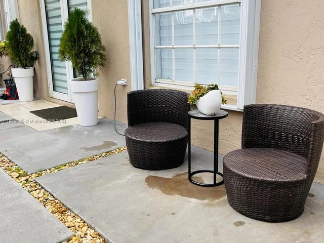 16225 SW 99th Ter, Miami FL 33196